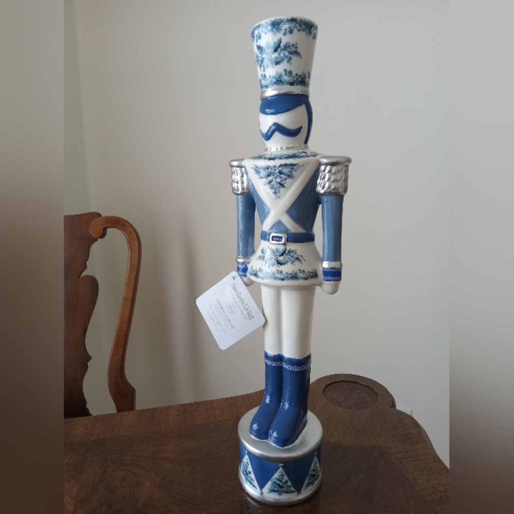 Merry and Bright Collection Chinoiserie Ceramic Large Nutcracker - Picture 11 of 13